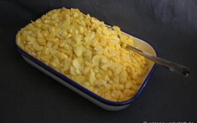 Kartoffelsalat in Emailleschale